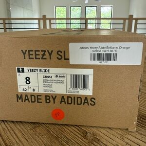 NEW Yeezy slides size 8